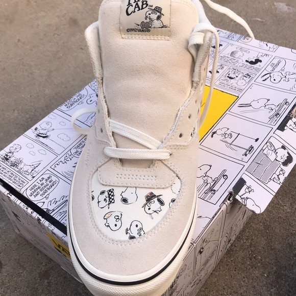 Vans half cap peanuts special edition size 9 - Picture 3 of 7